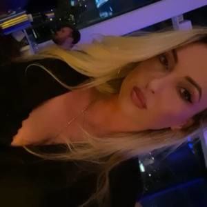 Meet your Posher, Lena